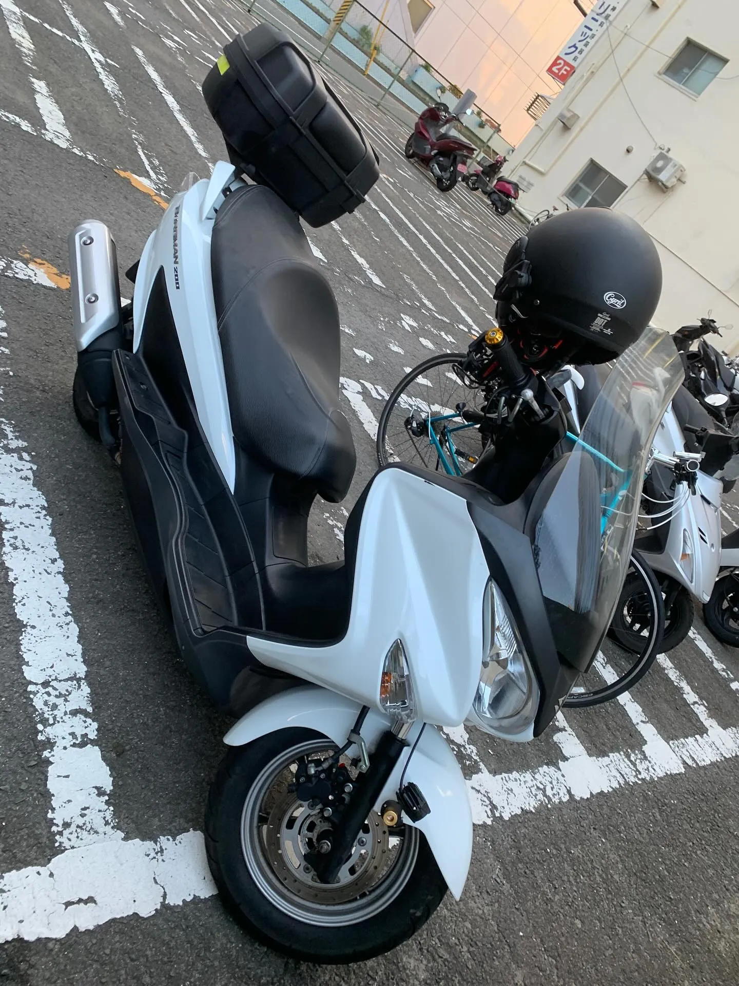 🏍️🌅 早朝のバイクライド、最高ですね！今日は和歌山市役所ま...