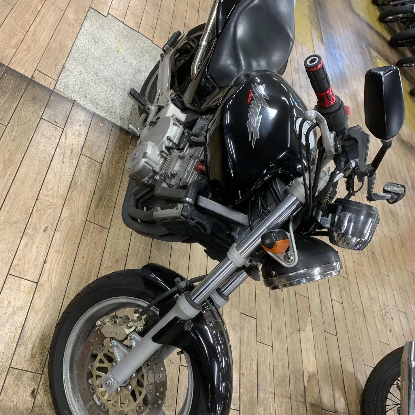 先週、修理のためにお預かりしたホーネット250の部品がついに...