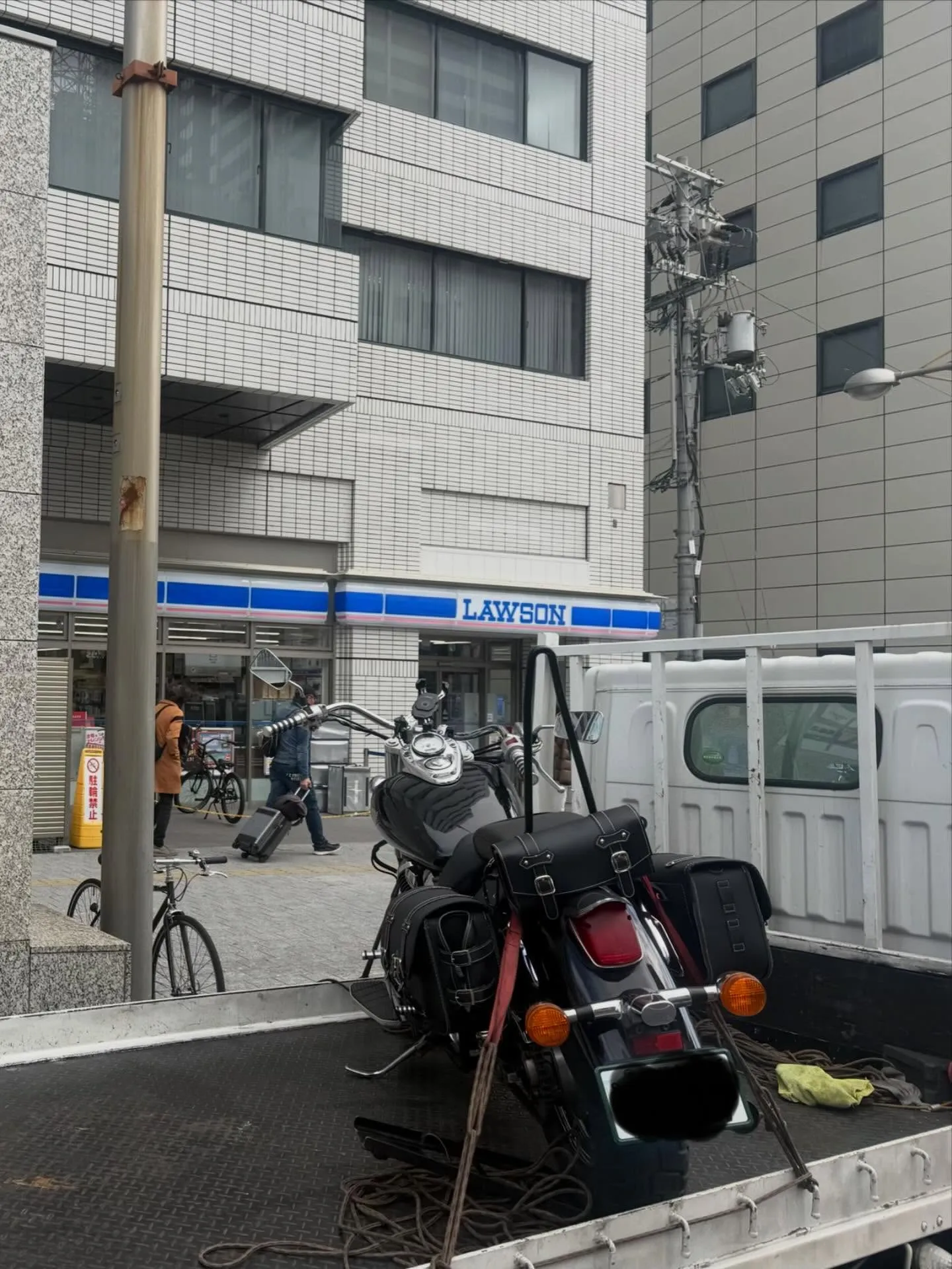今日はまさに冒険の日でした🏍️✨！朝一でなにわ運輸局に行き、...